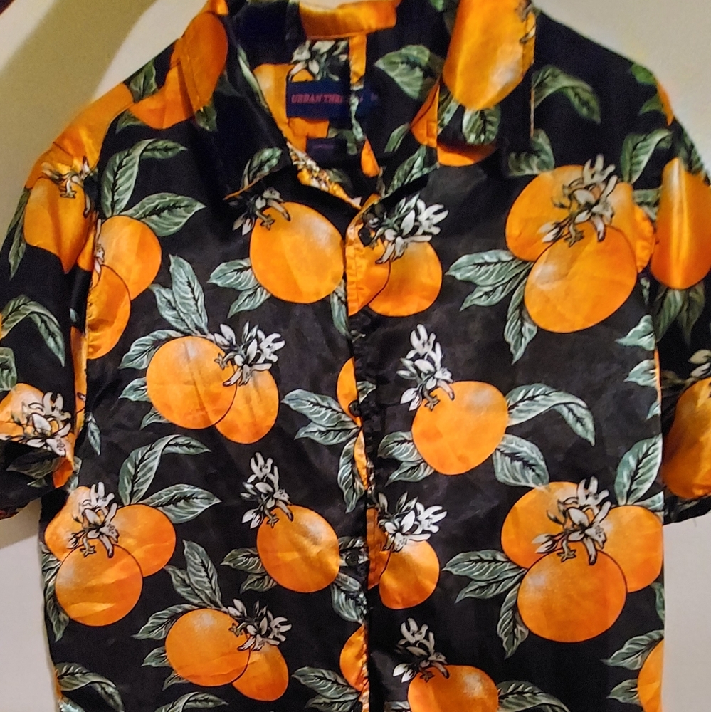 🍊  Orange shirt